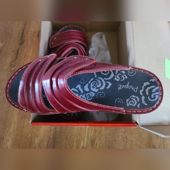 Propét Woman's Sandal - June, size 7.5 x (2E), Red. Brand New - Picture 8 of 8